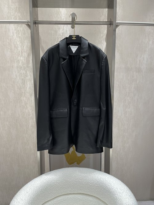 Bottega Veneta Classic Loose-Fit Blazer in Cotton and Sheepskin, Versatile Color Options