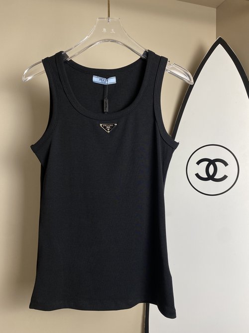Prada Classic Triangle Logo Street-style Sleeveless Vest