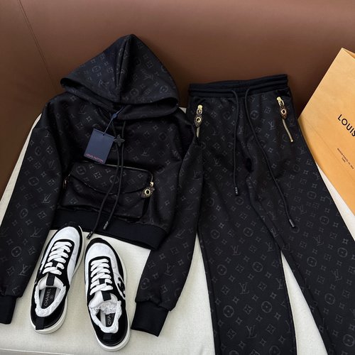 Louis Vuitton Cozy and Trendy Wallet Pocket Sweatshirt Set