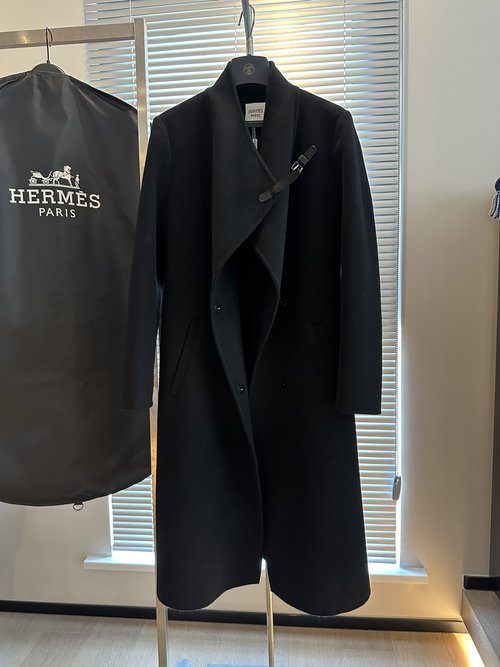 Hermes Luxury Solid Color Cashmere Coat with Lambskin Splicing