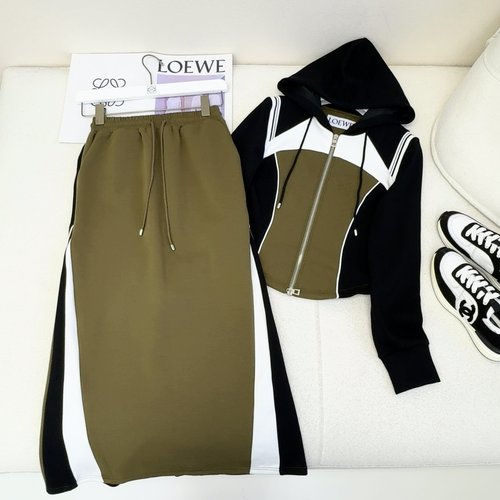 Loewe Color-Blocked Casual Suit with Short Hoodie