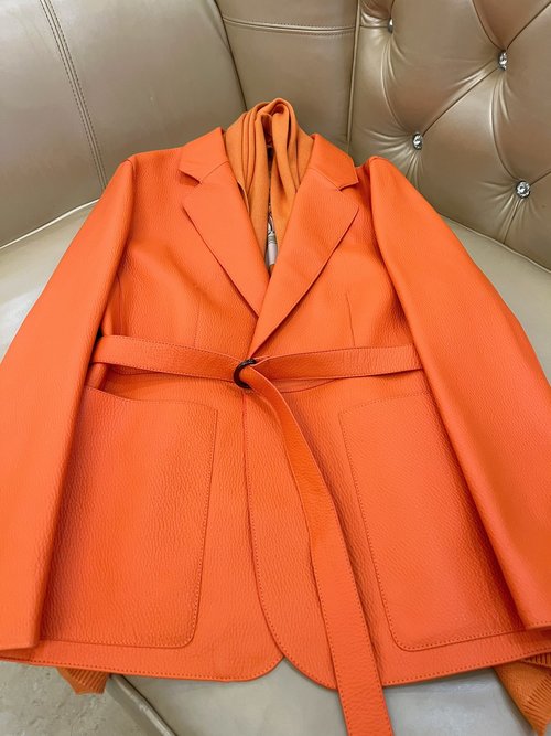 Hermes Exclusive High-end Original Lambskin Coat with Detachable Scarf