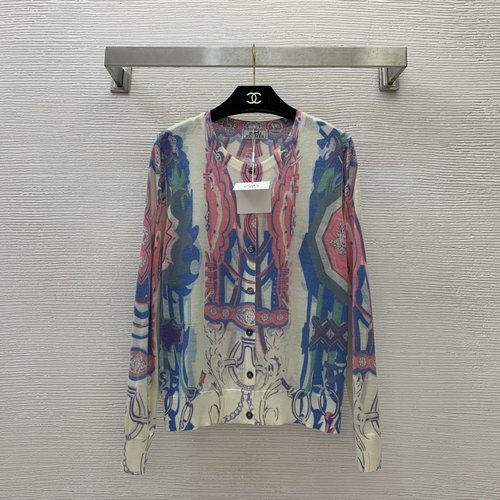 Hermes Customized French Merino Wool Sweater with Retro Print