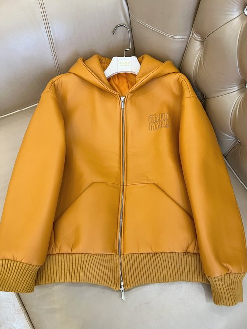 Miu Miu Gorgeous Genuine Leather Coat with a Versatile Style