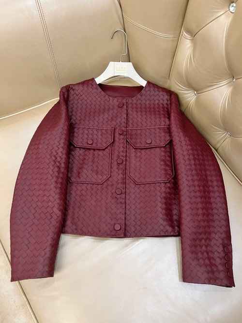 Bottega Veneta Fashionable Autumn & Winter Coat with Customized Weaving