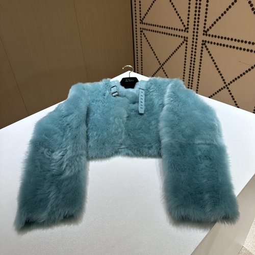 Dior Soft and Fashionable Imported Fur - lined Item