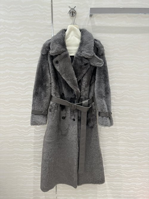 Polo Ralph Lauren Exclusive High - End Baka Shearling Coat with Sophisticated Design