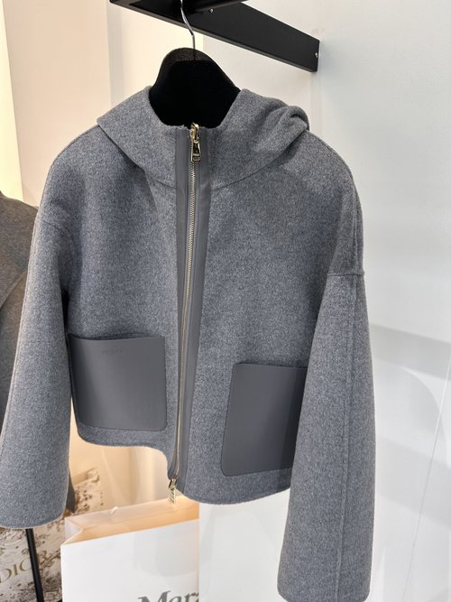 Fendi Double-sided Wool Zipper Hoodie with 3D Logo, Elegant and Comfortable