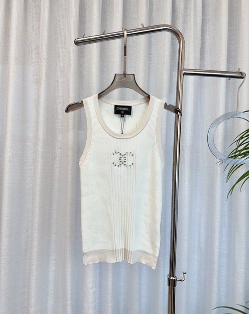 Chanel Double C Hollow Logo Tencel Vest, Stretchable and Versatile
