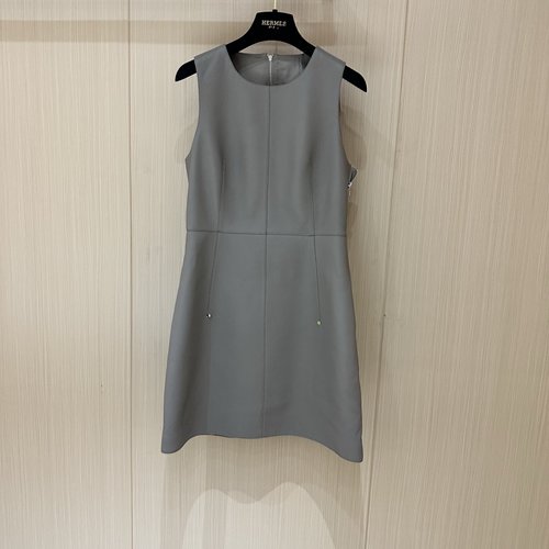 Hermes Refined Sheepskin Leather Skirt with Minimalist Tailoring