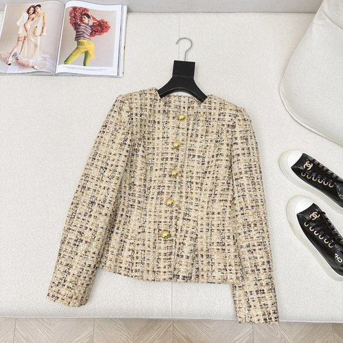 Chanel Handmade Knit Coat with Stereo Waist and High-End Look