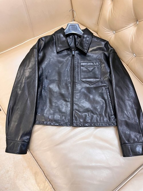 Versace Exclusive High-End Vintage Modern Chic Leather Jacket with Elastic Hem Design