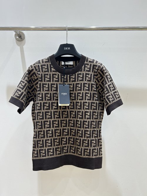Fendi Double F Logo Round Neck Short Sleeve for a High-End Look