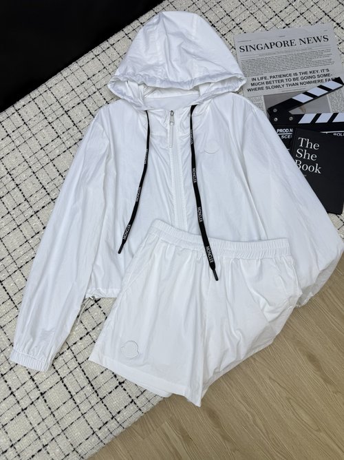 Moncler Custom Imported Sunscreen Set for Elegant and Elongated Silhouette