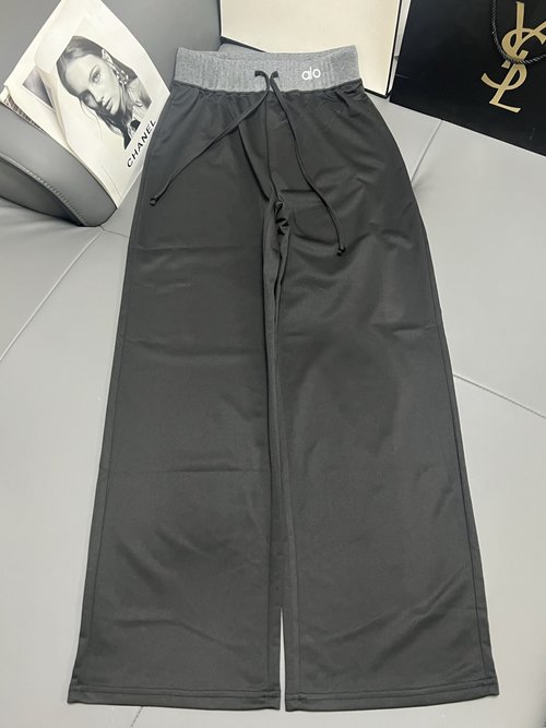 Alo Two-Color Letter Drawstring Pants, Soft and Droopy