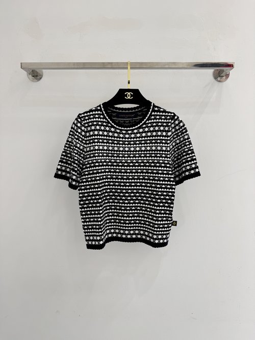 Louis Vuitton Ripple Hem Knit Short Sleeve, Striped Classic for Every Season