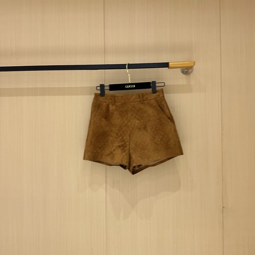 Gucci Elegant Genuine Leather Coat with Embroidered Collar and Distinctive Texture