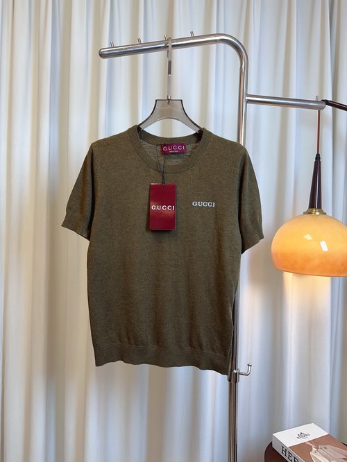 Gucci Jacquard Logo Wool Short-Sleeved Top, Soft and Elegant