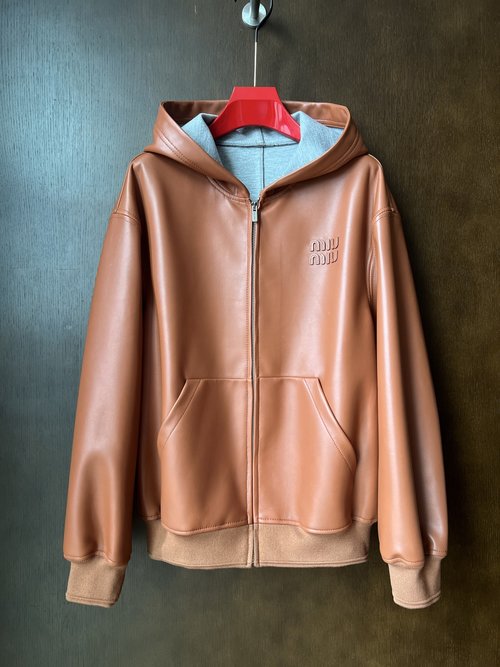 Versace Exclusive Oversized Hooded Leather Coat with 3D Tailoring and Hand - crafted Logo