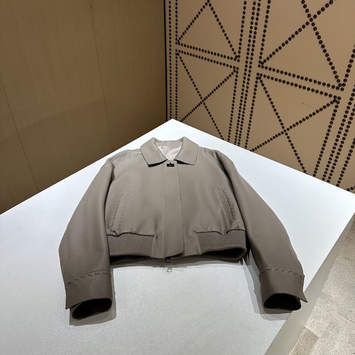 Fendi Sophisticated Leather Accessory with Reinforced Oil-Edge and Rope Detail