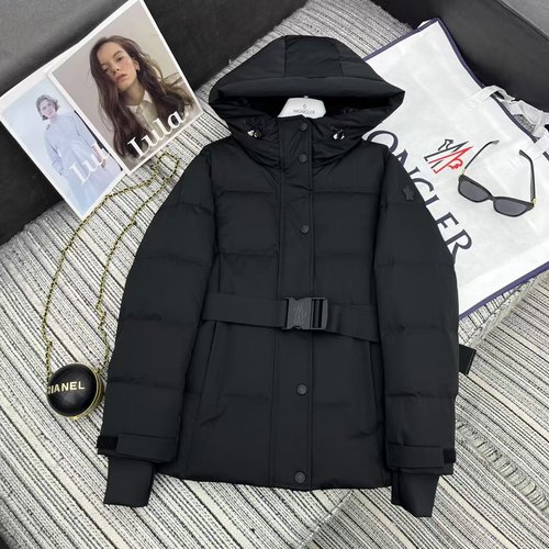 Moncler Recommended Ski - wear Hooded Down Jacket with Black Sleeve Badge