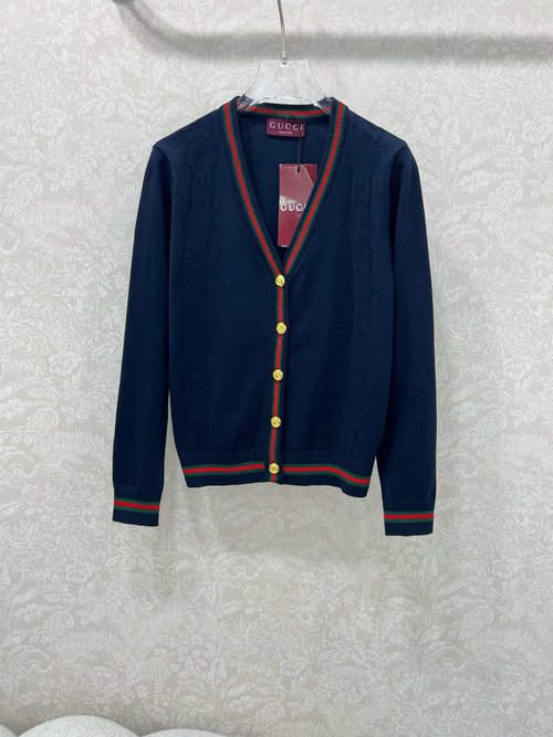 Gucci Single-breasted Short Knitted Wool Cardigan with Logo Design