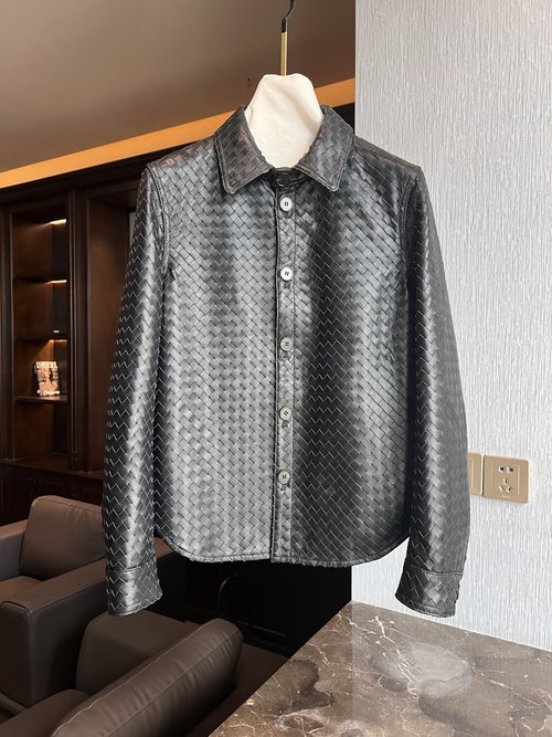 Bottega Veneta Classic Vintage Jacket with Heavy-Weight Weaving