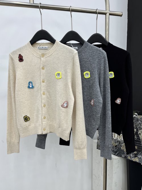 Acne Studios Cartoon Patch Round Neck Wool Cardigan for Vacation Styling