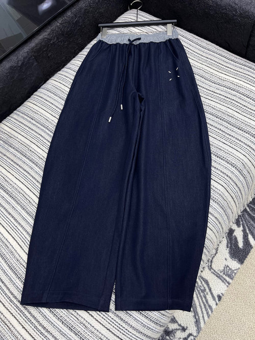 Maison Margiela Stylish Tencel Jeans with Spliced Drawstring and Customized Embroidery