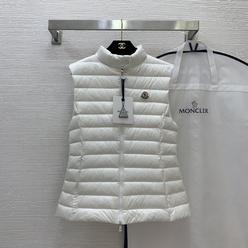 Moncler Slim - Fit Sleeveless Down Vest with Logo and Badge