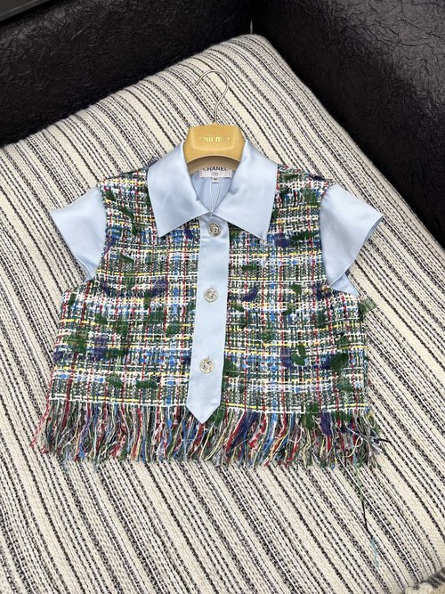 Chanel Contrast Tweed Short Jacket with Silk Lining and Luxury Details