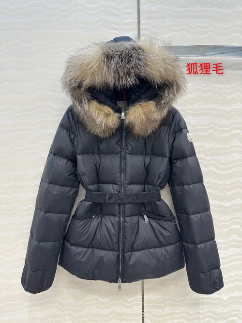 Moncler High - end Original Hooded Down Jacket Featuring Detachable Fox Fur Collar