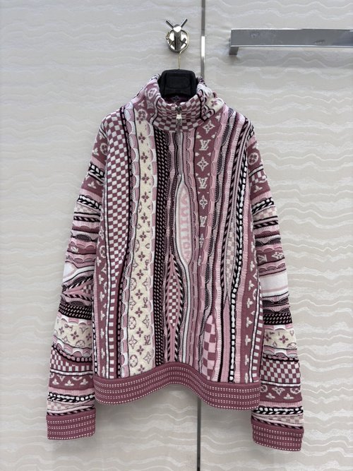 Louis Vuitton Exclusive Monogram Jacquard Half-Zip Collared Sweater with Sophisticated Design