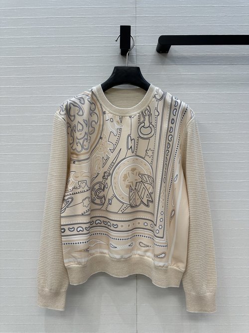 Hermes Printed Knit Top with Round Neck and Soft Blended Cashmere Yarn for a Timeless Look