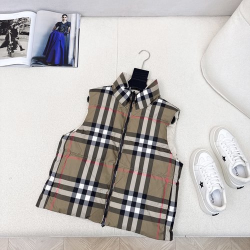 Burberry Vintage Check Double-Faced Stand-Collar Down Vest, Multi-Wearable, High-End Fashion Option