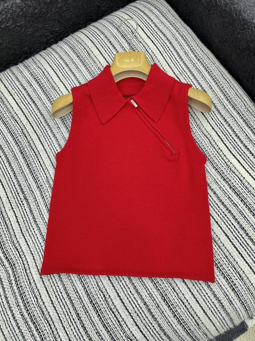 Miu Miu Customized Cashmere Jacquard Zippered Sweater Vest, Red Tone for Brightening Skin
