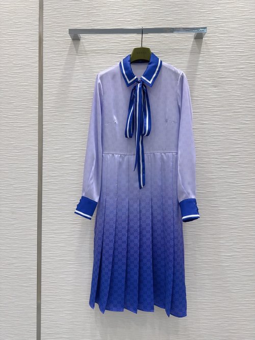 Gucci Simple and Luxurious Clothing with Exquisite Craftsmanship