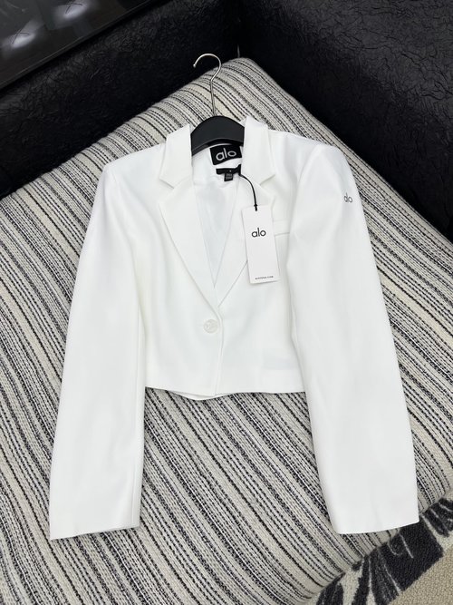 Loewe Printed High-Waisted Short Blazer with Classic and Fashionable Design