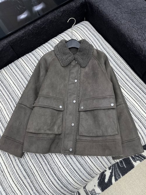 Hermes Classic Series Fur-lined Coat with a Comfortable Interior and Soft Fabric