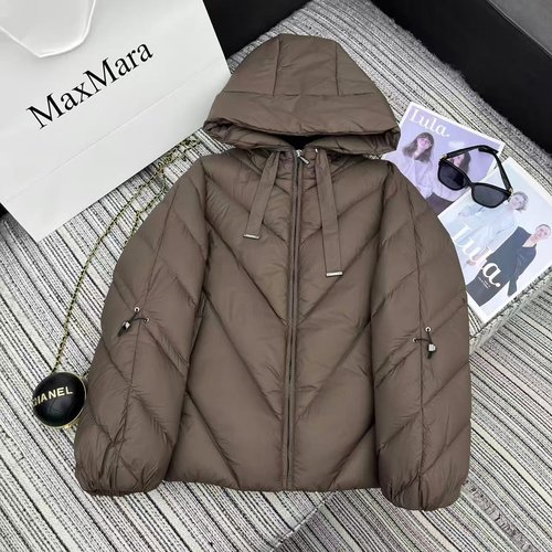 Max Mara High-end White Goose Down Hooded Jacket with Cuffed Sleeves