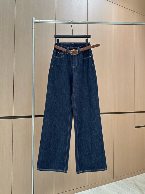 Chanel Designer s Original Double-Pocket Jeans with Embroidery and Belt