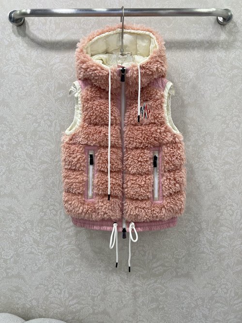 Moncler Faux Shearling Down Vest with Double Zipper Design for Skiing