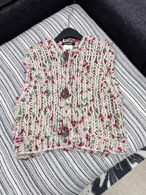 Chanel Vintage-style Heavy-duty Knitted Round-neck Vest, High-end Design