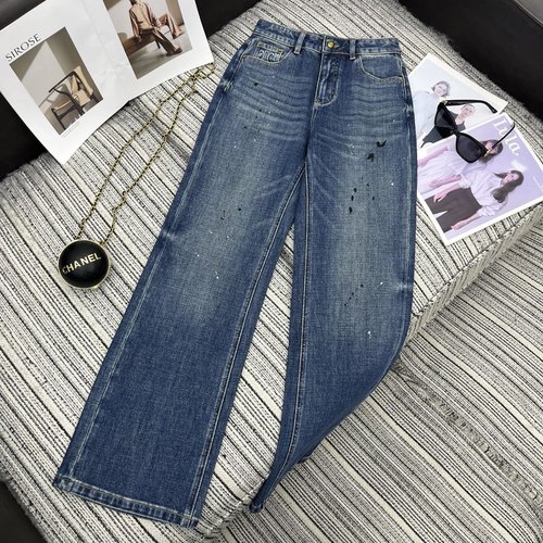 Celine Autumn Logo Embossed Pocket Straight-Leg Jeans with Elegant Wash