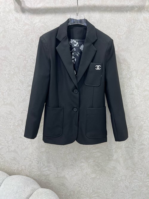 Chanel Stylish Double-C Logo Blazer with Patterned Inner Lining, Slimming Effect