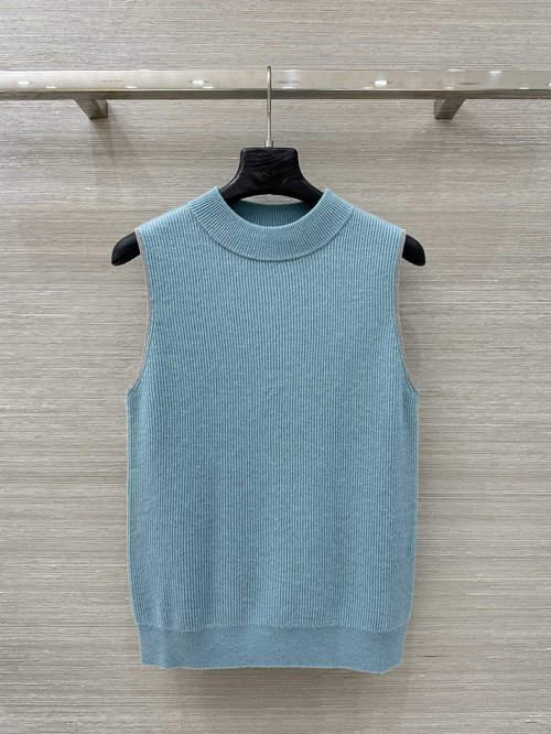 Brunello Cucinelli Exclusive Pure Cashmere Chain-collar Vest for an Elegant Ensemble