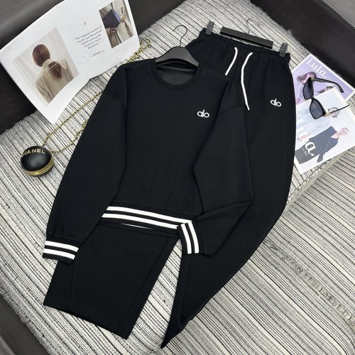 Loewe Round-neck Sweatshirt and Elastic-waist Straight-leg Pants Set