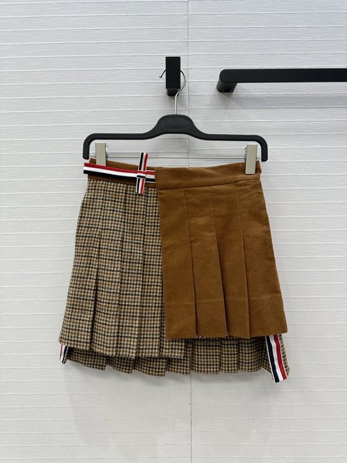 The Row Exclusive Vintage Houndstooth Pleated Skirt with Detachable Belt