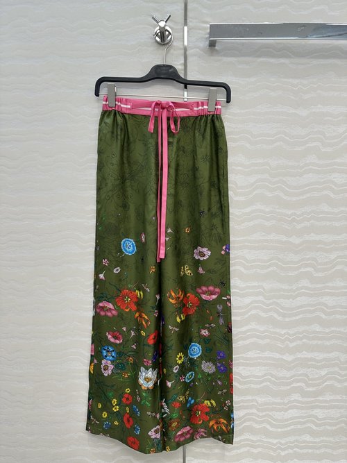 Gucci Exclusive All-Print Silk Straight-Leg Trousers
