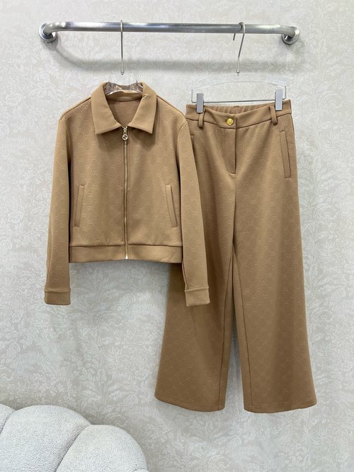 Gucci Casual Sports Suit with Dual-G Logo and Contrasting Lines